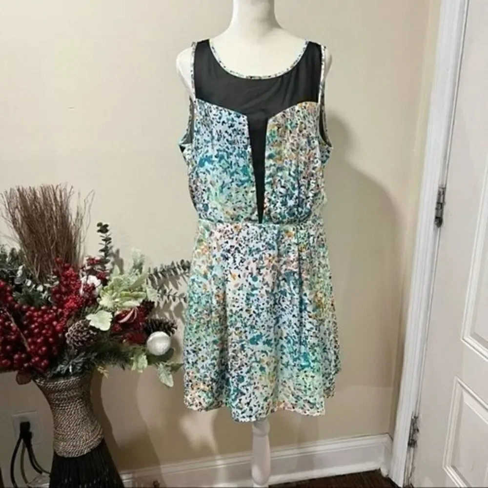 NWT BCBG Generation Agate mesh dress size 12 - Picture 2 of 11
